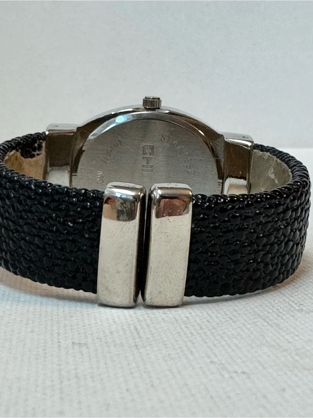 Vintage Chico's Red Dial Women's 6.25
